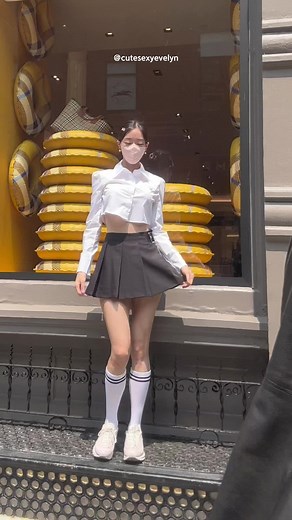 #ThatNewLookFeeling @Burberry NYC Soho 🤍 #fashion #model #nyc #newyork #youtuber #burberry #evelyn