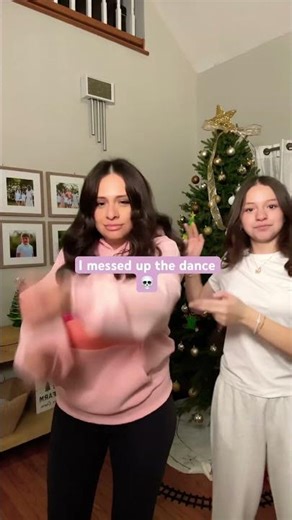 Millennial mom trying to learn a dance. 😹 #dance #trending #motherdaughter