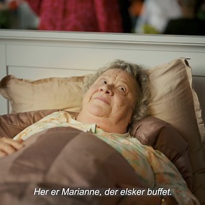 7.3K views · 247 reactions | Det er ikke det samme, når man ligger syg i sengen 裸 Bestil tid til vaccination, og beskyt dig mod efterårets og vinterens smitsomme sygdomme. Alle, der er fyldt 65 år, kan gratis blive vaccineret mod influenza og covid-19.  Bestil tid på vacciner.dk. | Sundhedsstyrelsen | Facebook