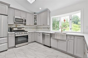 67 Eastview Dr, Valhalla, NY 10595 - MLS H6254280 - Coldwell Banker