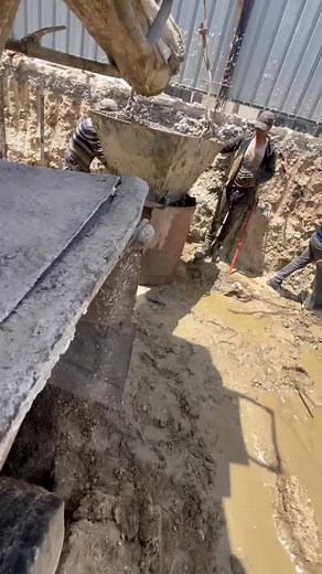 Temporary cased pile Concrete pouring The casing is used only during drilling to support the hole and then removed after concreting. | CivilEngineer