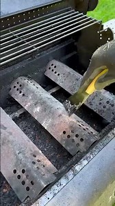 How To Clean Your BBQ And Get The Grill Ready For The Summer 🍖