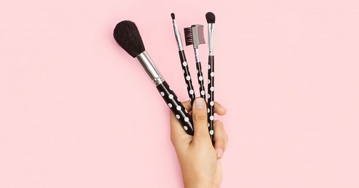 Top 10 des produits et outils indispensables en make-up