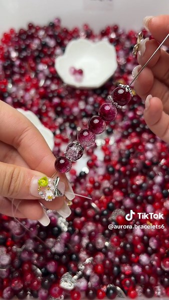 Morning~time to make bracelets !!💃🏻💃🏻💃🏻#diy #handmade #bracelet #bead