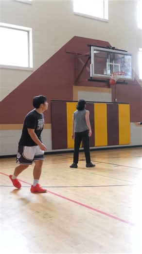 Touwin in the Corner #h4k #hmong #hmoob #basketball