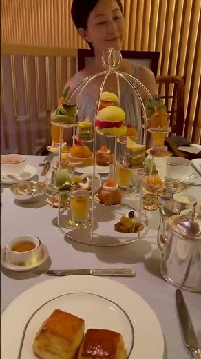 I went to the Peninsula for afternoon tea!