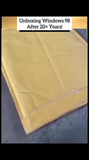 Unboxing Windows 98 After 20 Years! 📦💾 #Unboxing 📦 #RetroUnboxing 🕹️ #Windows98 💻 #VintageTech 💾 | تعلم الكمبيوتر بنفسك