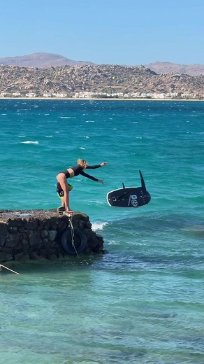 Meine ersten Versuche beim “Parawingen” 🌬️🏄🏼‍♀️🤭 #kitesurfing #foiling #watersports #surfgirl #wingfoil