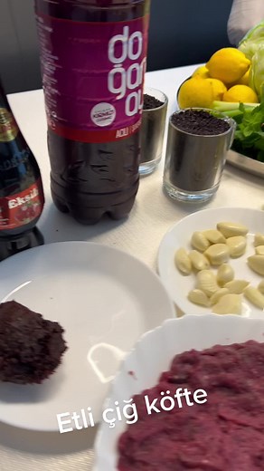 Etli Çiğ Köfte Tarifi - Pratik ve Lezzetli Yemek Tarifleri