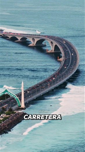 El puente sobre el océano que conecta Malé