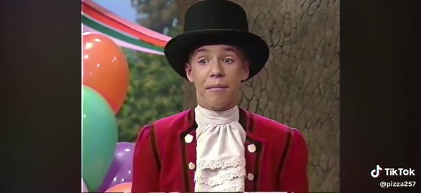 Barney's Bouncing Clowns: Circus Fun for Kids
