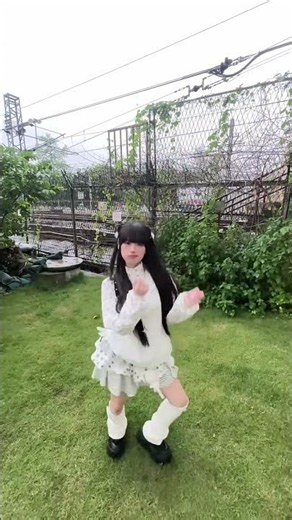 Shy and Adored: The Rise of NewJeans' Bonni's Viral Dance Trend