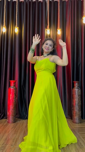 Queen Vandana Rathore | Kaho badal lo se baraste rahe 🌧️ #trendingreels #viral #reelsinstagram #exploremore #explorepage #instagram #instagood | Instagram