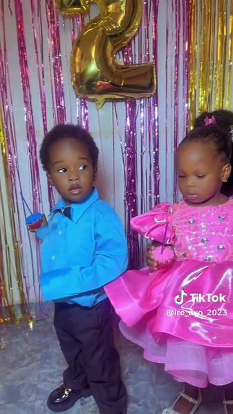 Celebrating Twins' 2nd Birthday at Home: Setup Ideas