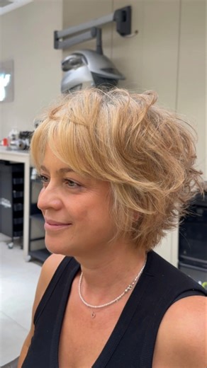 NOSTALGIC PIXIE BLUNT HAIRCUT #pixiecut #haircut #leventakan #hairworld #bursakuaför