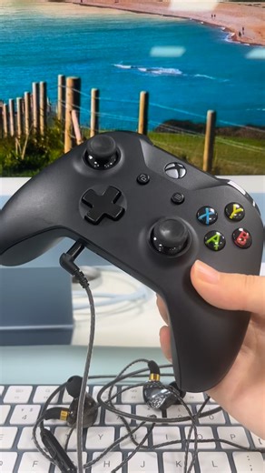 YOCOWOCO on Instagram: "Perfect gift or just have this. Link:👉https://www.tiktok.com/shop/pdp/1731645815106278105 #bluetoothadapter #xbox #accessories #christmas #gift"