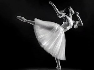 DANSE CLASSIQUE SUR LA MUSIQUE DE JOHN SOKOLOFF N° 1