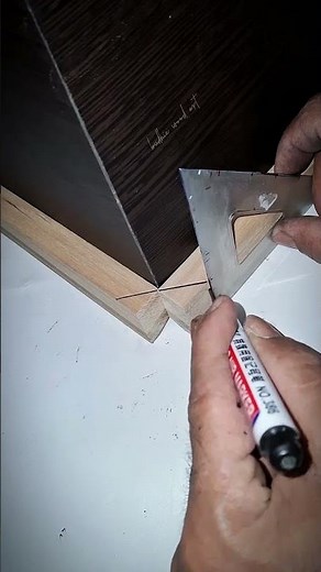 How to Cut Perfect Miter Joints Without Measuring #shorts