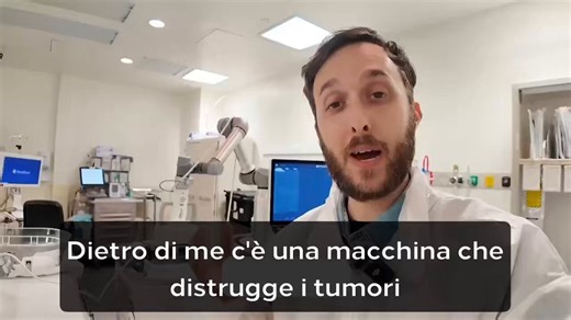 Sottotitolato ita 🔥Un nuovo trattamento del cancro meno invasivo. I tumori vengono letteralmente liquefatti dalle onde sonore. Nessun bisturi. Nessuna chemioterapia. Nessuna radioterapia. Nessuno di quei terribili effetti collaterali.Questa è l'istotripsia: “gli impulsi di ultrasuoni focalizzati distruggono meccanicamente le cellule tumorali in pochi minuti, risparmiando completamente i tessuti sani”