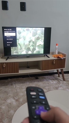 Como configurar o brilho da TV Philco Roku