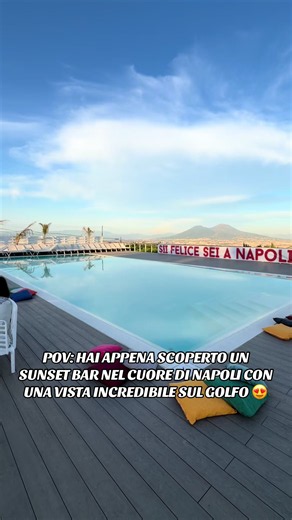 180º Sunset Bar Napoli: sunset bar con vista sul Golfo e piscina