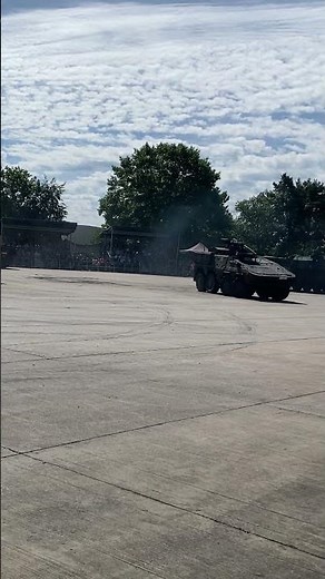 Aufmarsch Leopard 2A7V, Puma, Marder, Boxer und Pazerhaubitze 2000