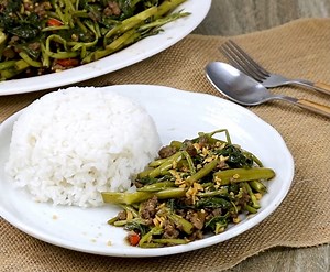 1.7M views · 850 reactions | Looking for a vegetable side dish that's easy to make and full of flavor? Adobong Kangkong with Pork Giniling and oyster sauce is tasty, nutritious, and budget-friendly, too! Delicious with steamed rice and your favorite grilled meat or fried fish! | Kawaling Pinoy Recipe Blog | Facebook