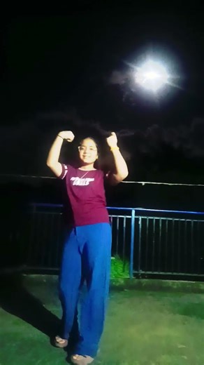 thumak thumak with moon