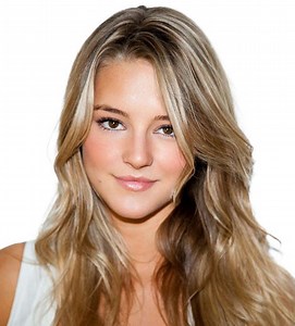 Hassie Harrison | Biography