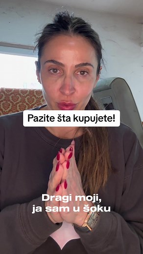 Pre neki dan sam bila kod majstora sa kojim sarađujem, koji mi presvlači nameštaj, i imam šta da vidim!👀 Na stolu za rad - automobilska sedišta presvučena i pretvorena u fotelje i dvosed! Majstor mi je rekao da mu je to donela jedna poznanica da joj sredi, ali nije znala da su unutra automobilska sedišta! Dobro pogledajte i ispipajte polovan nameštaj pre kupovine, toliko možete😎 Da li i vi imate neko zanimljivo iskustvo? #tapaciranjeautomobila #namestaj #tapaciranjenamestaja #automobilskasedis