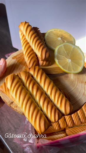 Gâteaux Chahra on Instagram‎: "#وصفة #قاطو #لمحقن #حلويات #تقليدية #اكسبلور_فولو"‎