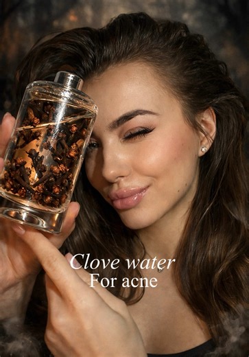 Natural clove water for acne and skin inflammation. This simple ritual helps calm breakouts and support clearer skin.🍃 . #clovewater #naturalskincaretips #acnesolution #herbal #glowskin