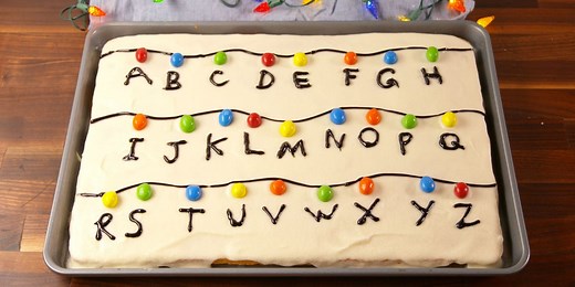 'Stranger Things'-Inspired Sheet Cake