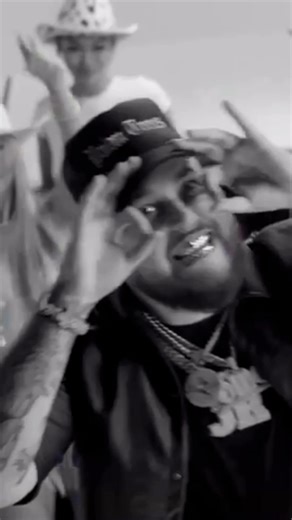 8K views · 139 reactions | Palm Trees  Dropping 6-21! Yall go Pre-Save it  https://jamieray.lnk.to/PalmTrees_PreSave | Jamie Ray | Facebook