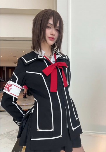 Vampire Knight Cosplay Featuring Yukki Cross and Zero