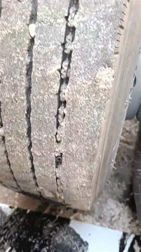 Pull-out wheel hub and check brake lining and wheel cylinders. | Lucky Vill