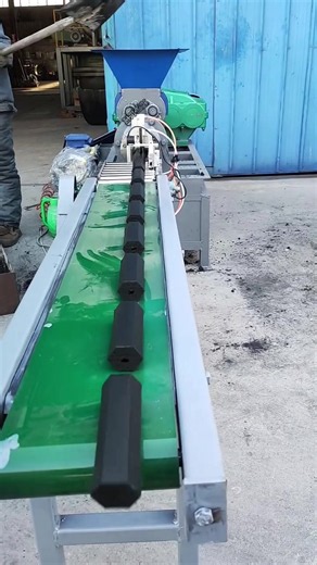 Coal Rod Extrusion Machine #CoalRodExtruder #BriquetteMachine #CoalStickMachine #charcoalmakingequipment #CoalBriquette