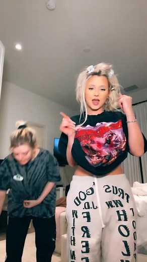 Alabama barker (@alabamabarker)’s videos with original sound - Abigail