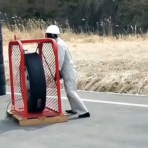 Ce qui arrive lorsqu'un pneu de camion explose