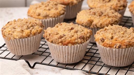 Apple Pecan Muffins With Cinnamon Crumble Recipe - Tasting Table