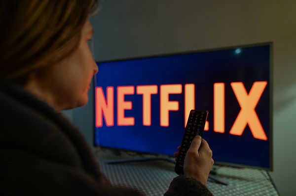 Netflix shares move higher after company announces subscription price hike