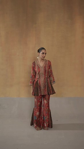 BLACK FRIDAY SALE! Make every moment magical with Twentynine! Your ultimate one-stop shop for weddings, festive and special occasions, we have it all.﫶 To avail the discount use Code: BLACKFRIDAY20 ✅Shipping Worldwide. ✅Free shipping within India. For customisation contact us on WhatsApp +91 7042100118 | Frontier Raas | Facebook