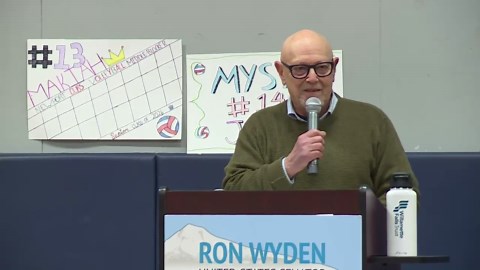 Sen. Ron Wyden town hall in Newport, Oregon