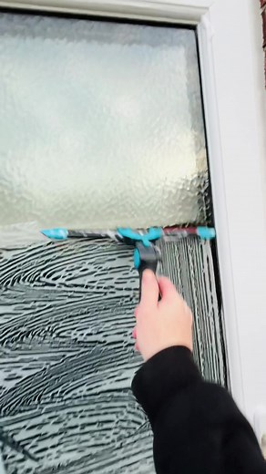 Satisfaction! 🧼#cleanfreak #GoodVibesOnly #windowcleanerslife #foryoupagе #traditional