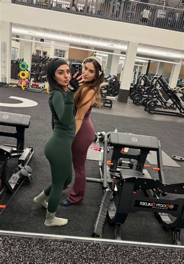 Engaging Core Workout Routine with Fun Chats