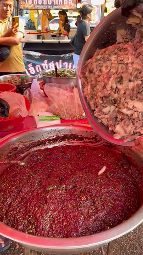 A Must-Try! Massive Raw Meat Salad Making Process in Chiang Mai | อร่อยแน่! ลาบดิบ แชมป์ลาบเหนือ | SpeedFoods