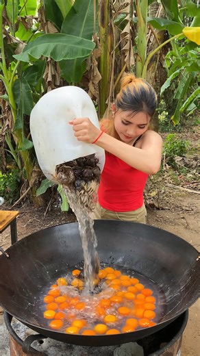 10K views · 98 reactions | Watch how I make crab with egg taste like restaurant-style at home! 呂 | The Build | Facebook