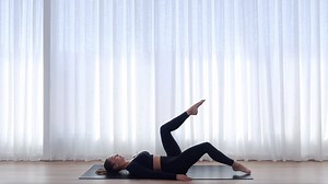 25 MIN BEGINNER FRIENDLY FULL BODY SCULPT