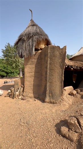 The Tata Somba of Benin are fortress-like houses built of mud and straw by the Somba people. They are circular or square in shape with towers and terraces, where the family lives and stores their crops. Their design combines defensive, spiritual, and practical functions, reflecting the Somba's deep connection to nature and their ancestors. #inspirationofafrica | Quim Fàbregas