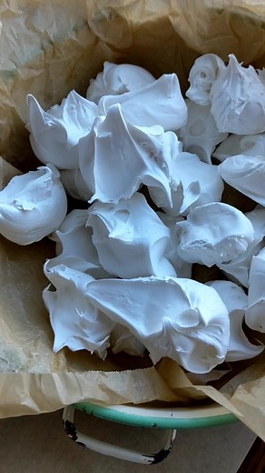 Delicious and Easy-to-Make Divinity Candy Recipe